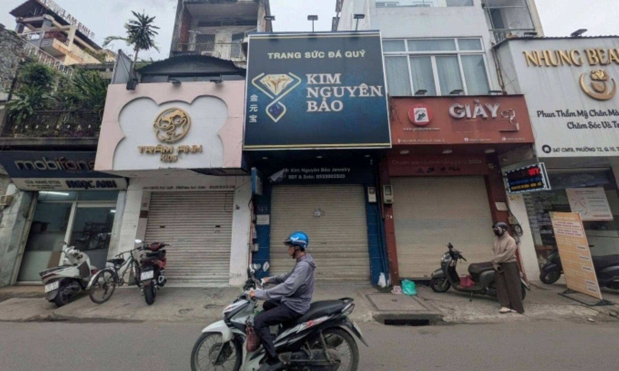 Kedai emas didakwa kebas duit pelanggan