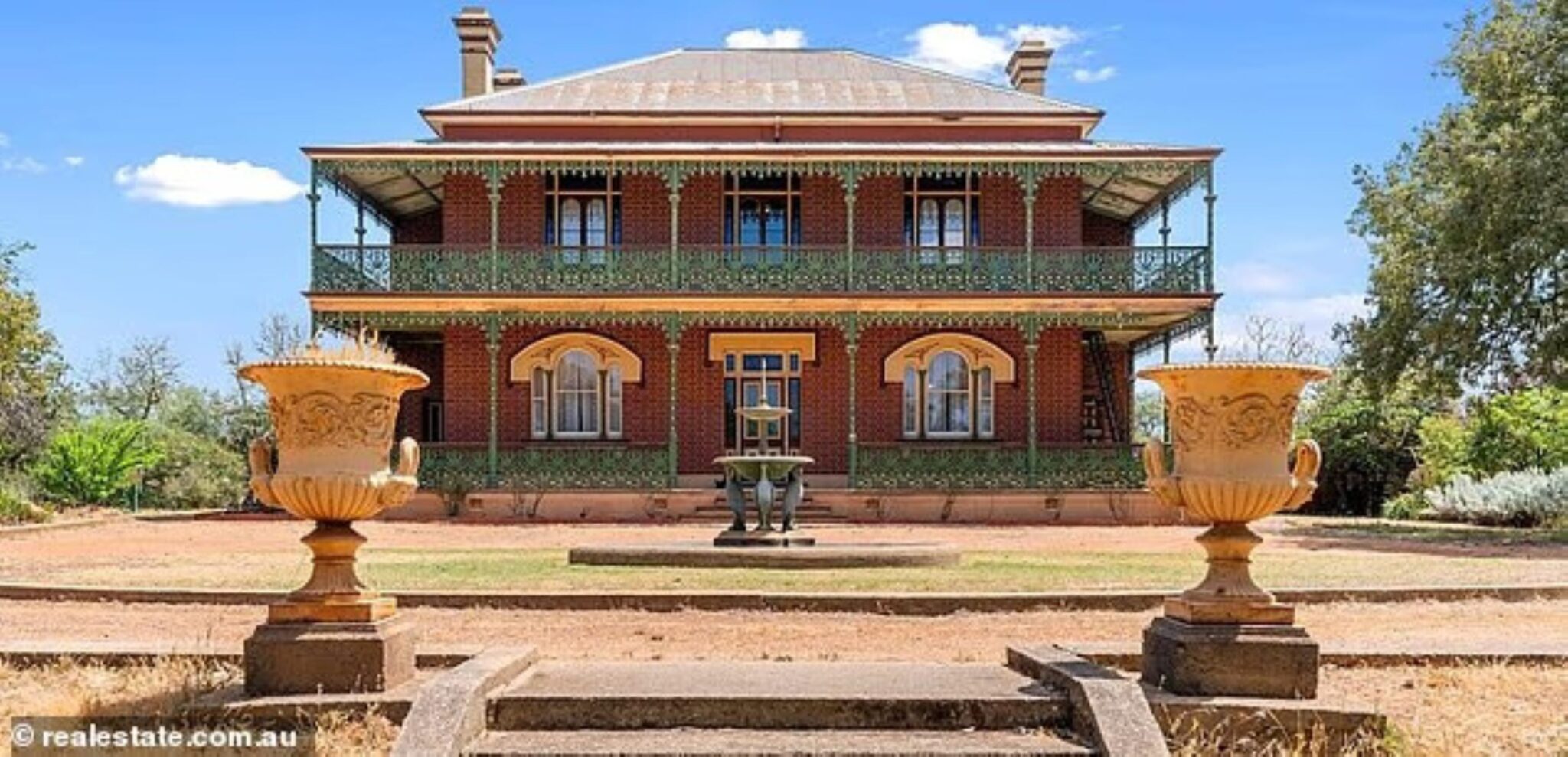 Rumah dihuni 10 hantu sudah dapat tawaran untuk dibeli lebih RM4 juta