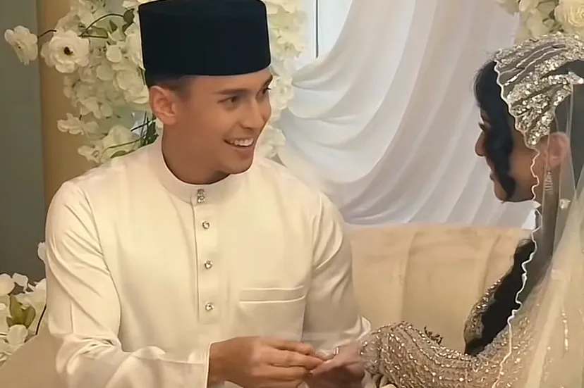 Isteri Fazziq Muqris Dipuji Peminat [VIDEO] 