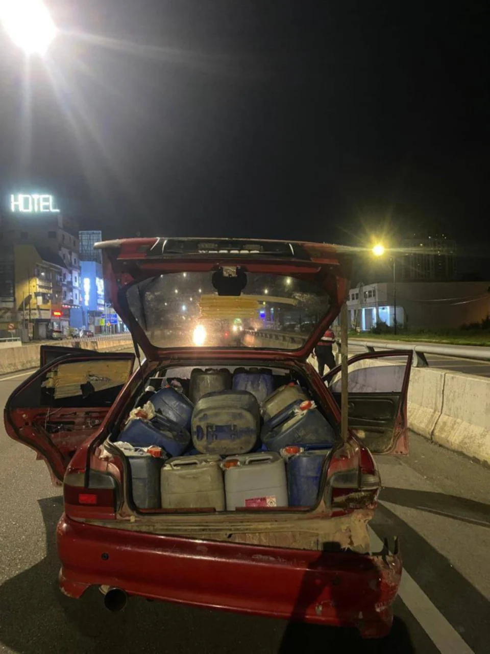 KPDN gagalkan cubaan seludup 3,000 liter petrol ke negara jiran