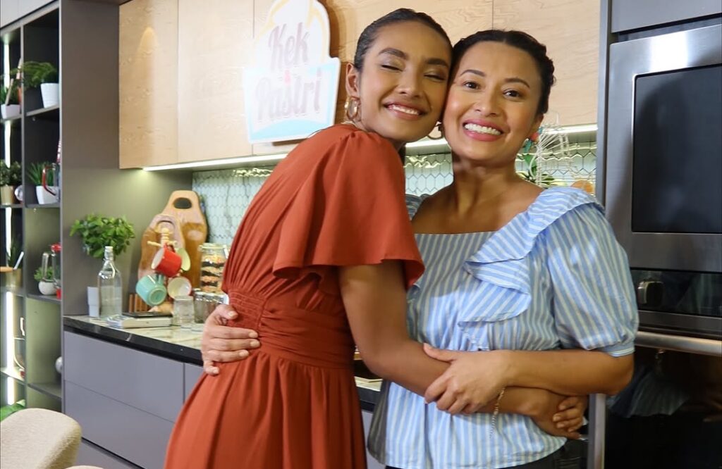 Sharifah Haneesya Luah Rasa Terharu Dapat Bertemu Nabila Huda [VIDEO] 