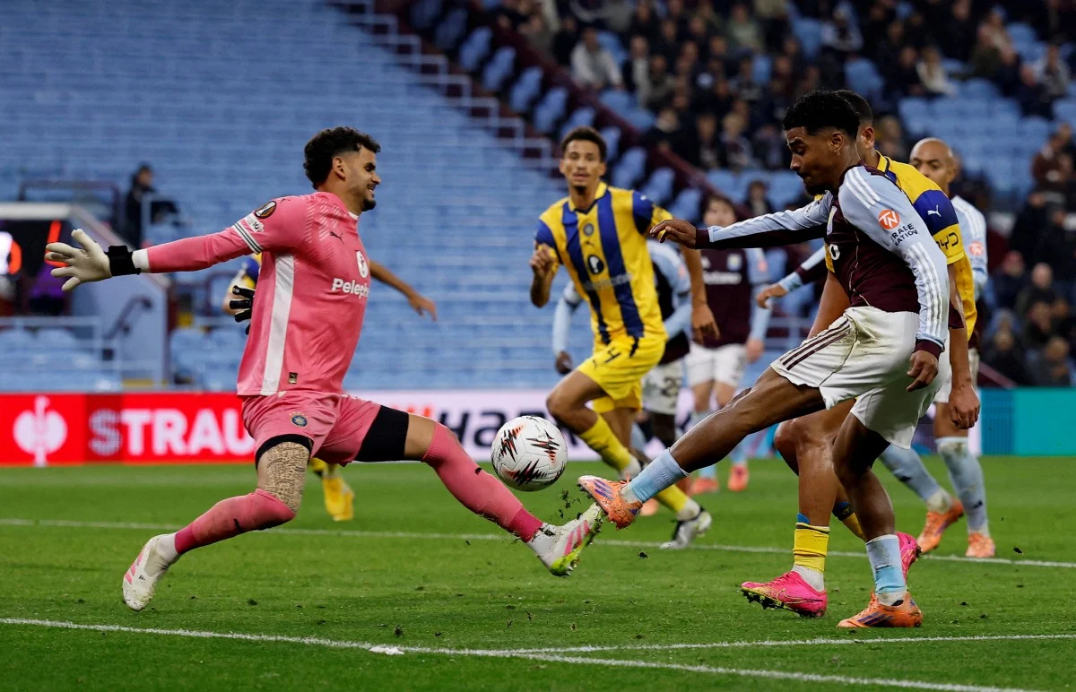 Villa rai kemenangan di sebalik ketegangan di luar stadium