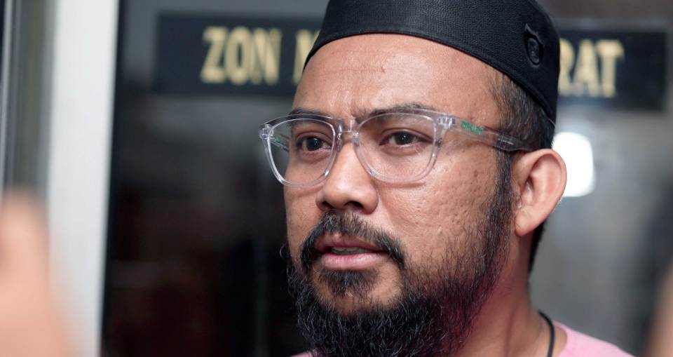 Datuk Red Titip Pesanan Buat Kamal Adli Di Tengah Isu Rumah Tangga Dengan Uqasha