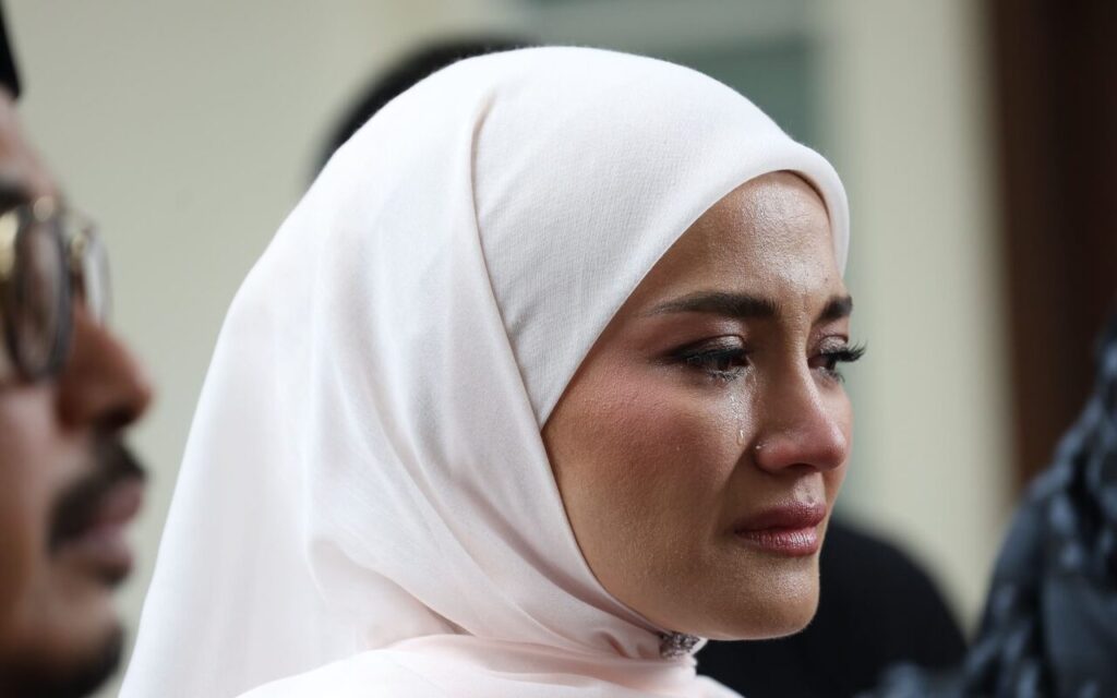 Mahkamah Tolak Permohonan Saman RM1 Juta Terhadap Syarikat Fazura