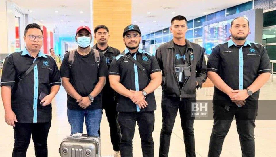 Digantung terbalik, dikurung dalam bilik gelap - Mangsa seksaan sindiket di Kemboja