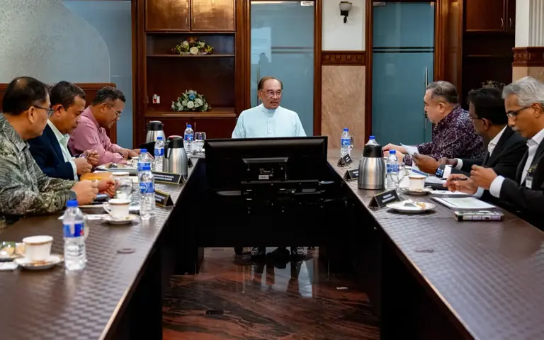 Anwar pushes for speedy development of new port on Pulau Carey