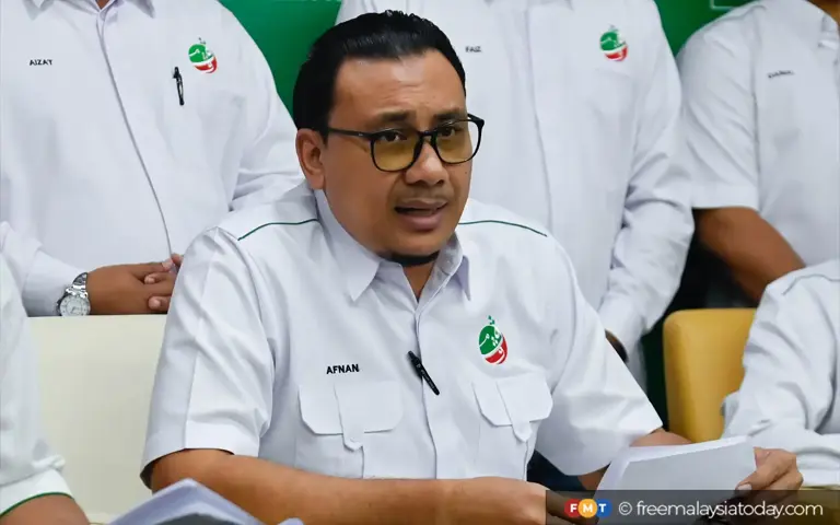 Youth chief laments PAS being left behind by 'friend'