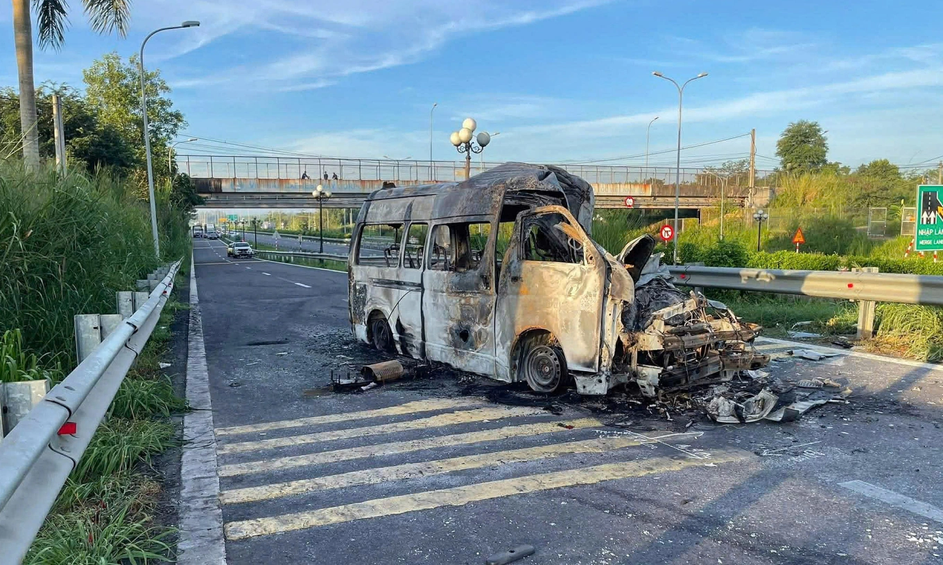 3 maut, ambulans terbakar awal pagi