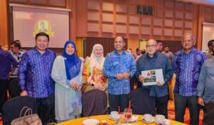 Anugerah Khas MB Dorong Salina Terus Berkhidmat Demi Rakyat