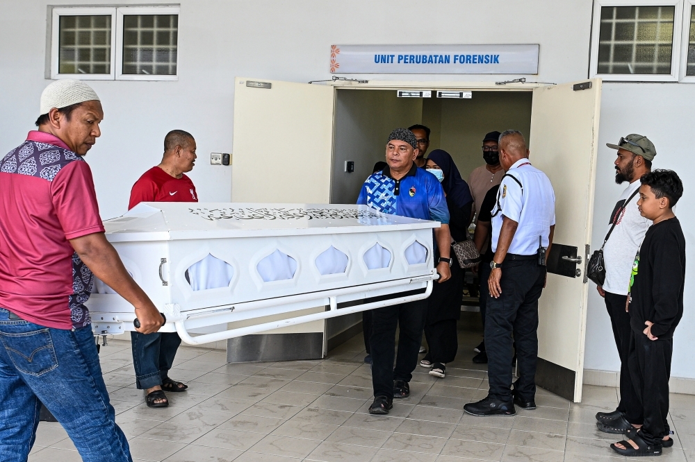 Cops probing possible neglect in girl’s death at Lenggeng clubhouse pool