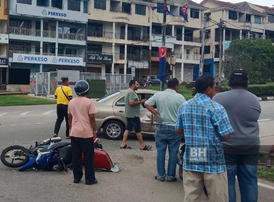 Pelajar UiTM Segamat maut selepas motosikal ditunggang rempuh kereta