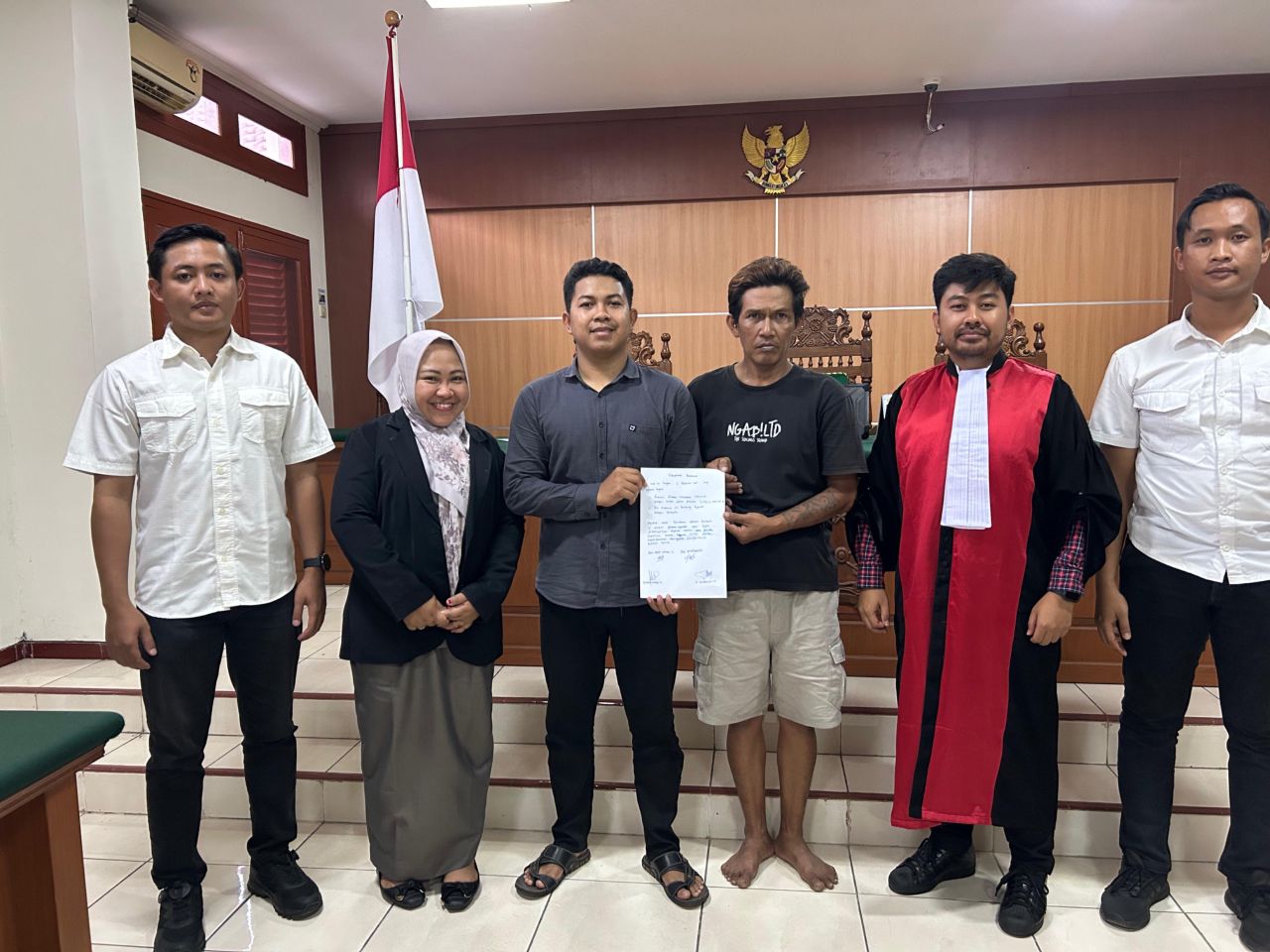 Pencuri ‘helmet’ dihukum cuci masjid sebulan