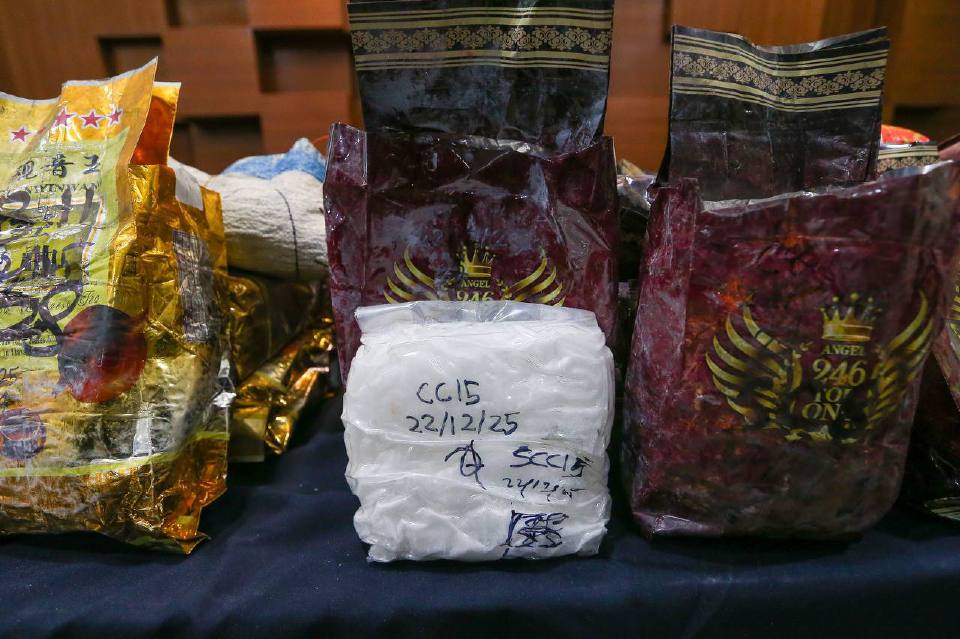 Lelaki tak sempat bawa dadah syabu bernilai RM2.4 juta sebelum ditahan polis di plaza tol