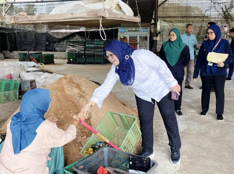 Memperkukuh Ekonomi Setempat, ADUN Pantai Kundor Terus Santuni Rakyat