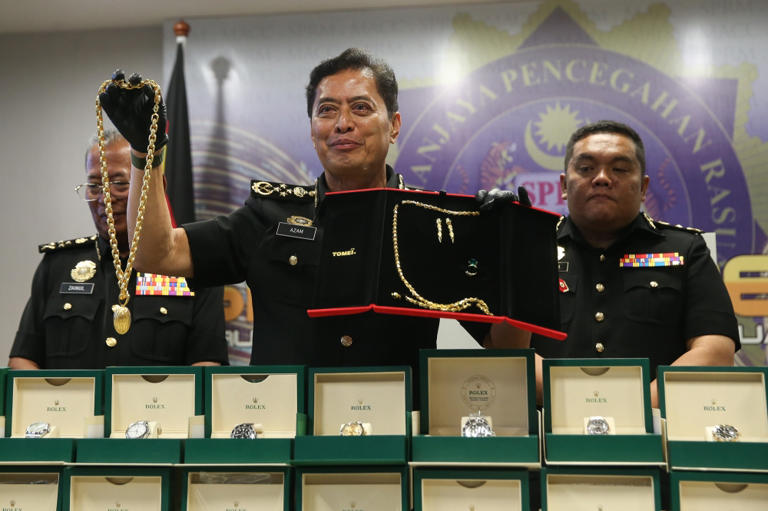 MACC: Millions in cash, gold, luxury goods seized in defence procurement probe