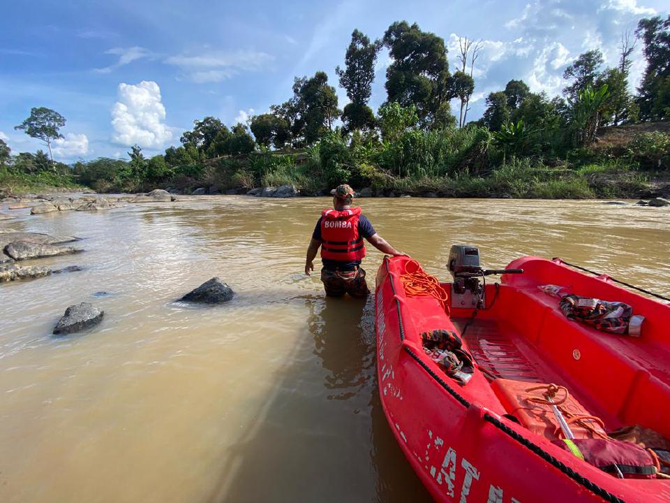 Lelaki dikhuatiri lemas dihanyut arus deras