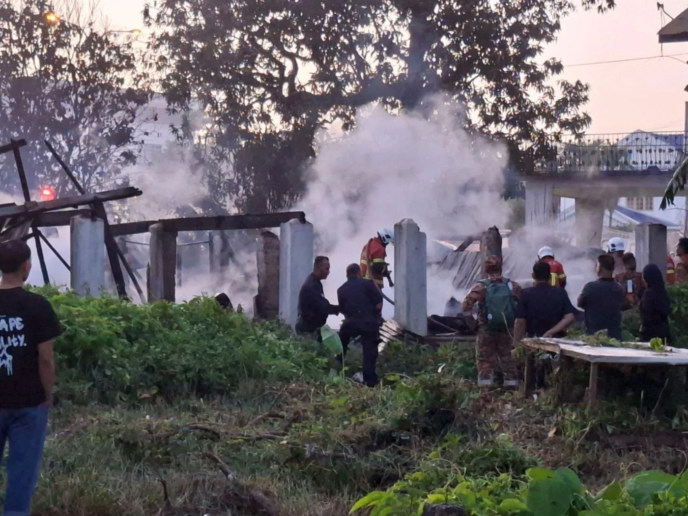 Housewife watches in horror as elderly neighbour perishes in fire