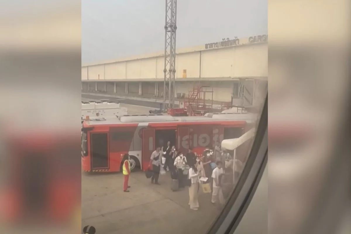 Pesawat berpatah balik, tertinggal penumpang