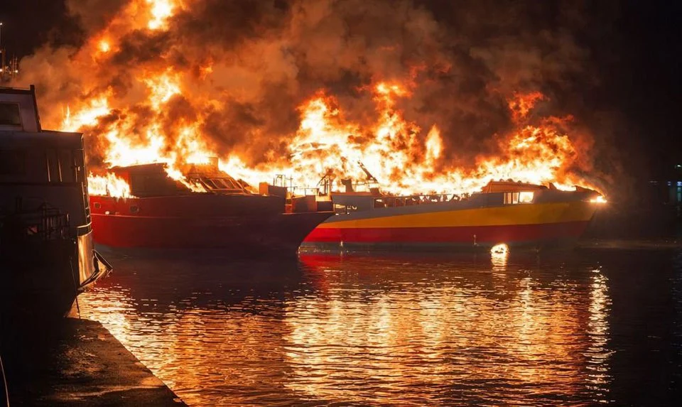 3 feri di Bukit Malut musnah terbakar