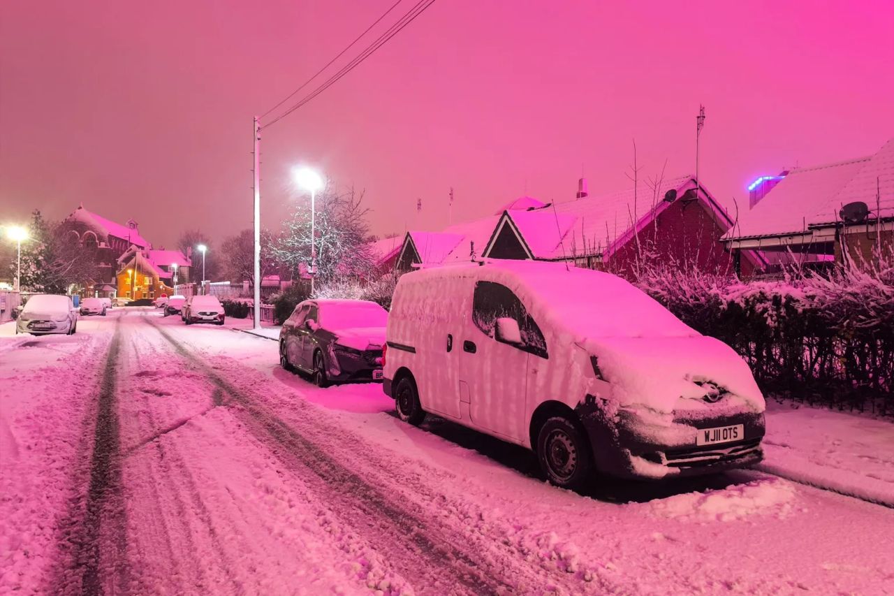 Penduduk terkejut langit bertukar merah jambu