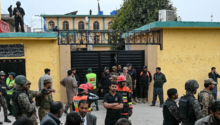 31 orang maut, masjid di Islamabad diserang 