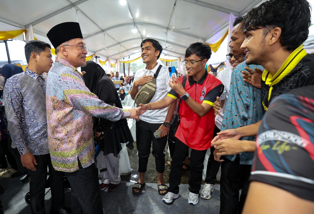 PM Anwar: Development projects need to implemented properly,