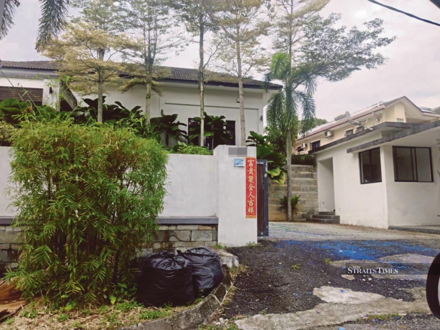 Lawyer questions lack of charges in alleged RM200k crypto robbery by 12 cops