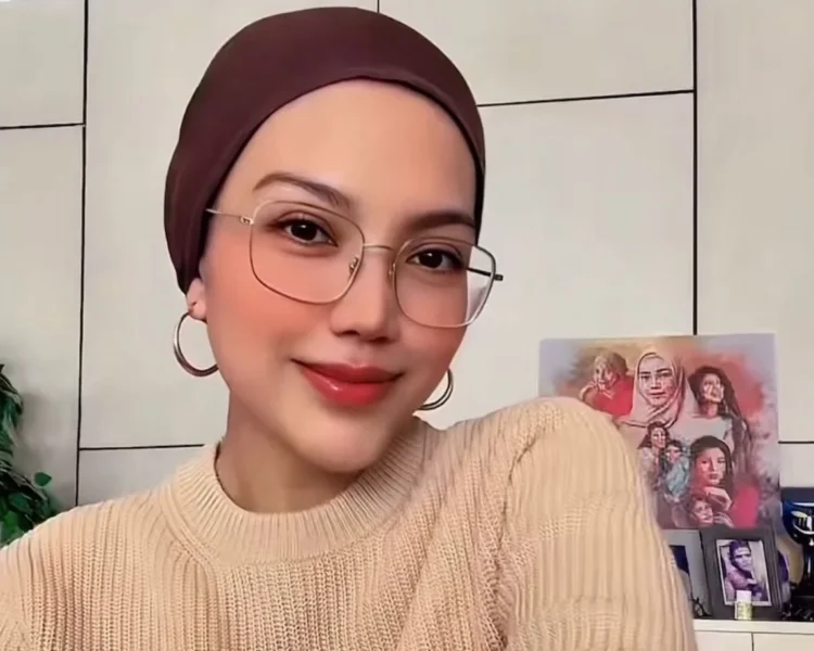 Elyana Emrizal - Jangan Ejek Rasa Sakit Yang Belum Pernah Kau Rasakan