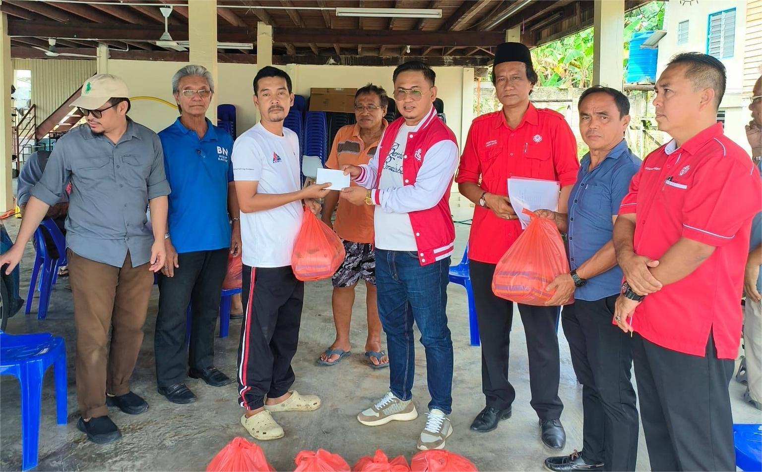 Sharif Musa Salur Bantuan Kepada Mangsa Banjir Kilat, Gesa Pihak Berwajib Bertindak