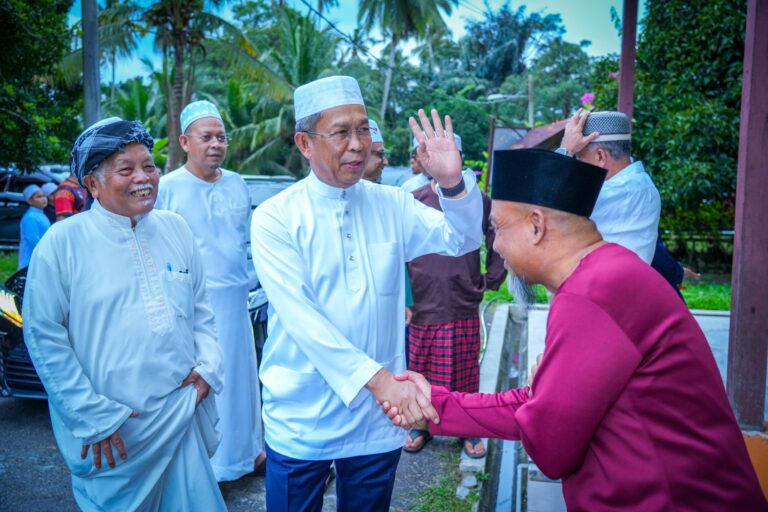 Imarah Ramadan Penuh Makna, Jalaluddin Santuni Rakyat Dan Pelajar Tahfiz