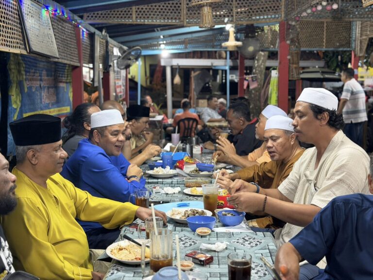 Ramadan Penuh Keakraban, Johan Pererat Hubungan Bersama Akar Umbi