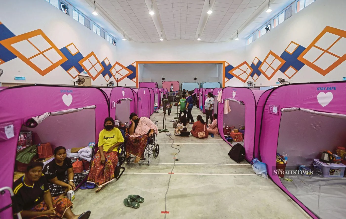 King donates RM2k each to 41 families hit by Kampung Teluk Jawa fire