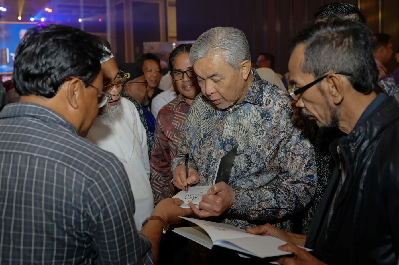 Zahid launches 'Ijtihad Demi Rakyat' book