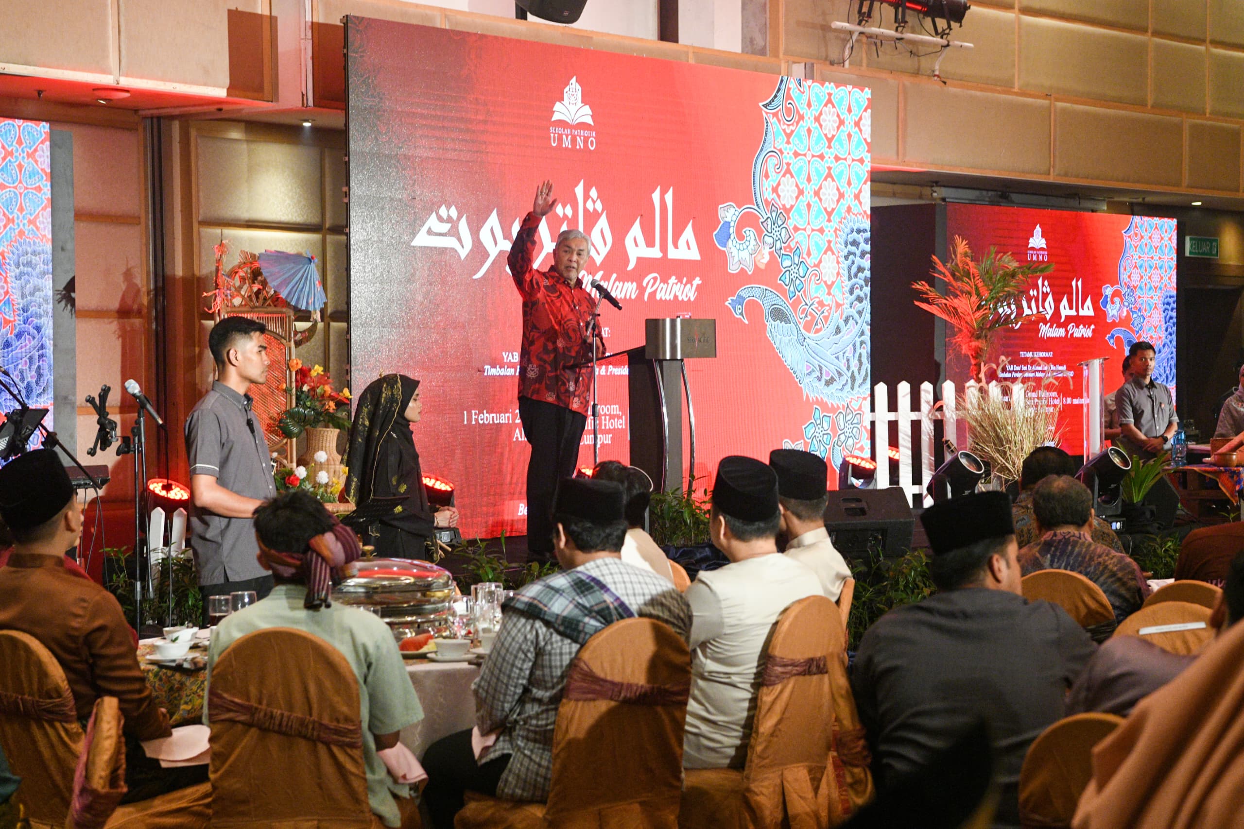 UMNO Perlu Keluar Dari Zon Selesa, Cipta ‘Keluarbiasaan’ – Ahmad Zahid