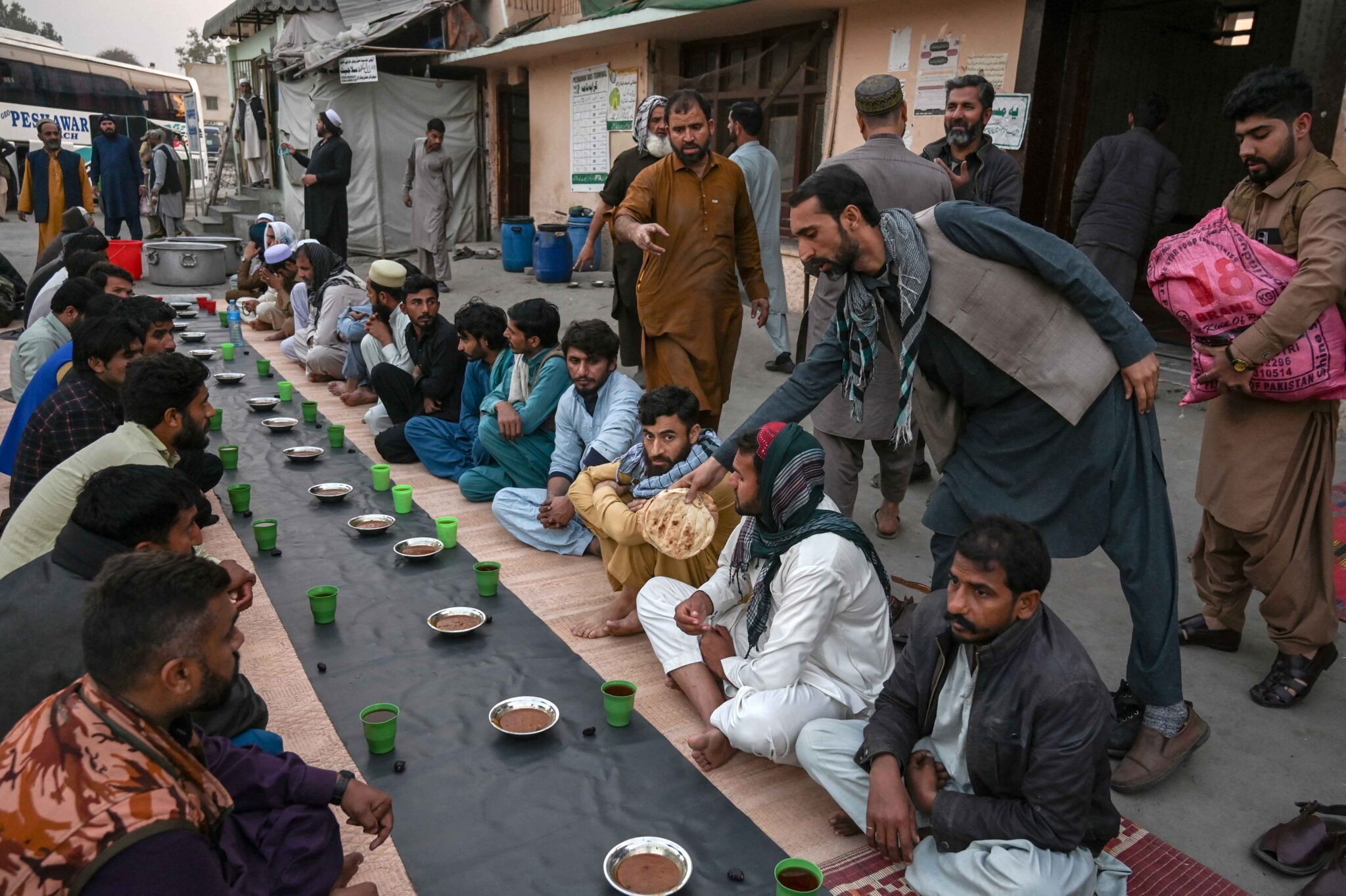 20 terbunuh serangan militan semasa Ramadan