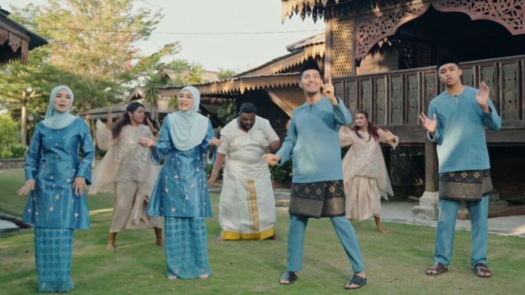 Aliff Syukri Tampil Dengan Lagu Raya ‘Mama Papa Raya’ [VIDEO]