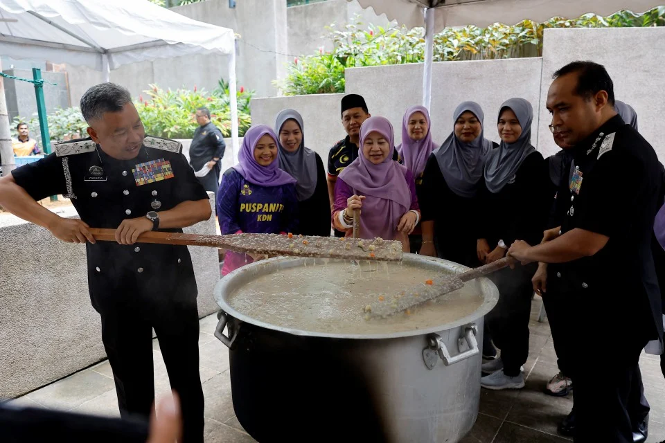 Isu 'tonto': 'Kalau dapat kenal pasti, kita tak teragak-agak lapor SPRM' - Zakaria