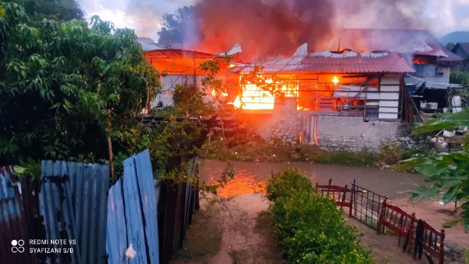 Persiapan Tahun Baharu musnah, 4 rumah terbakar di Air Itam