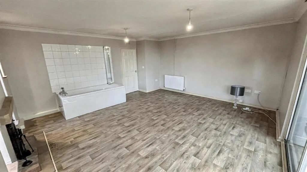 Rumah cantik tapi pelik 