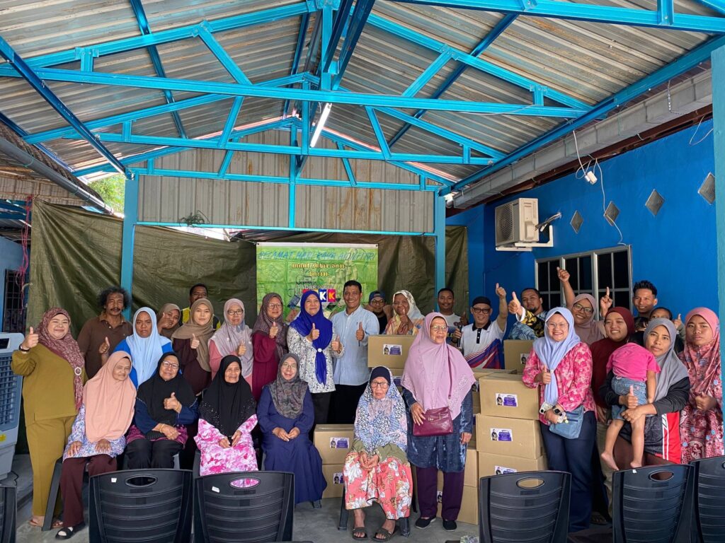 ADUN Behrang Turun Padang Edar Sumbangan Menjelang Aidilfitri