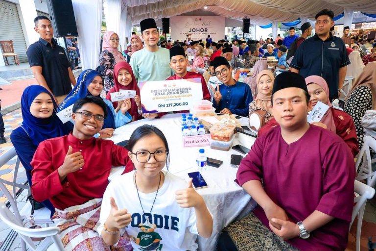 Komitmen Kerajaan Negeri Perkasa Pembangunan Mahasiswa Anak Johor