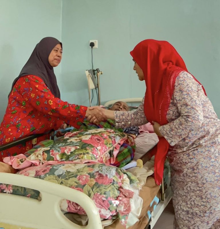 Faizah Terus Turun Padang, Santuni Penduduk Sungai Rambai