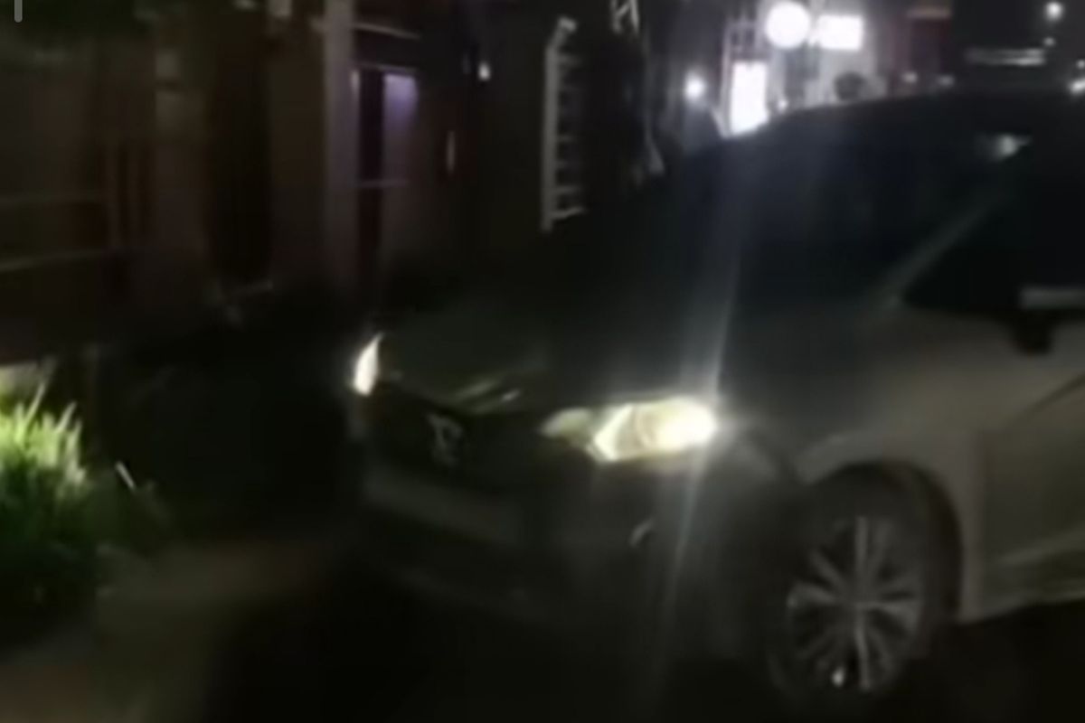 Suami rempuh tiga lelaki samun isteri