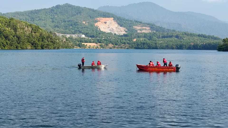 Anggota bomba sukarela hilang terjatuh ke tasik ketika latihan uji bot