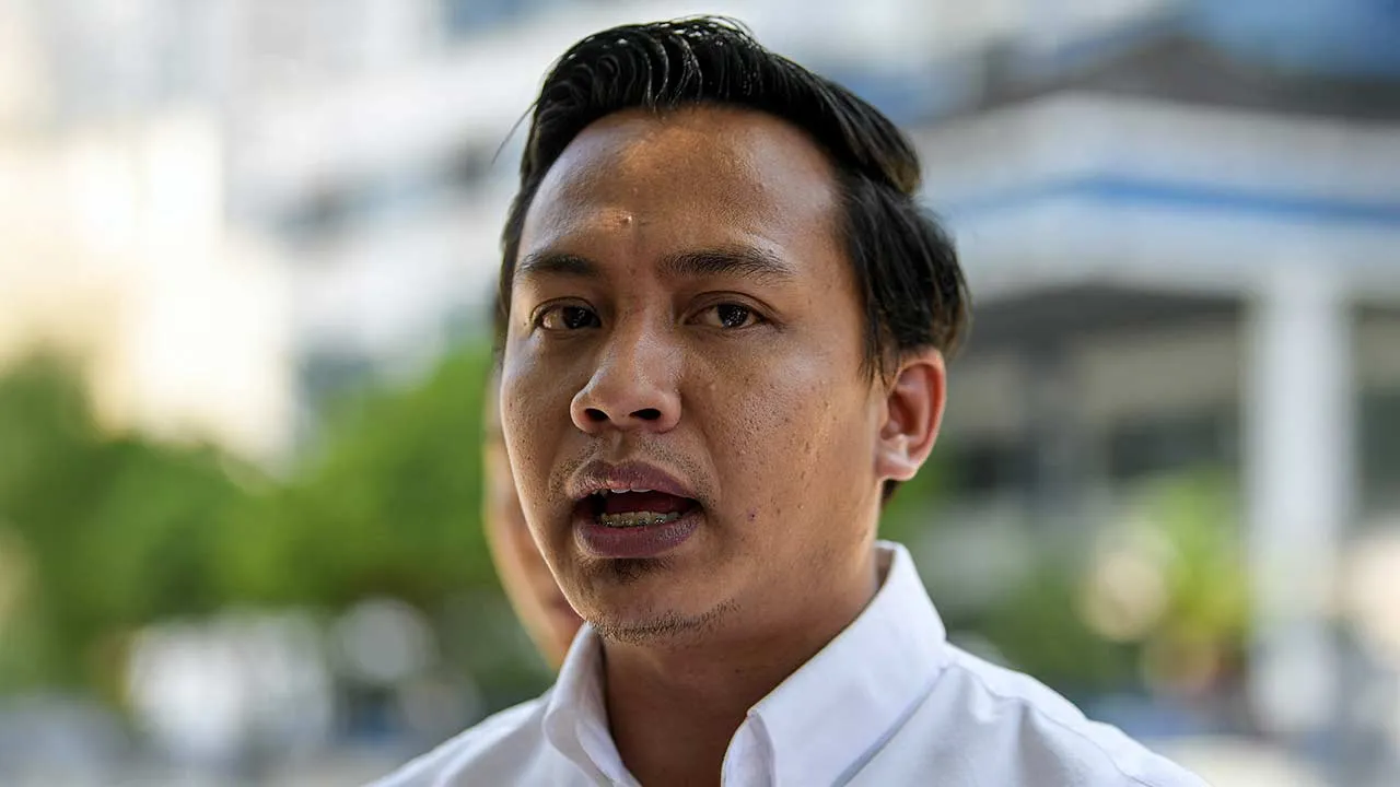 PKR suspends Fahmi Zainol from party posts pending court case