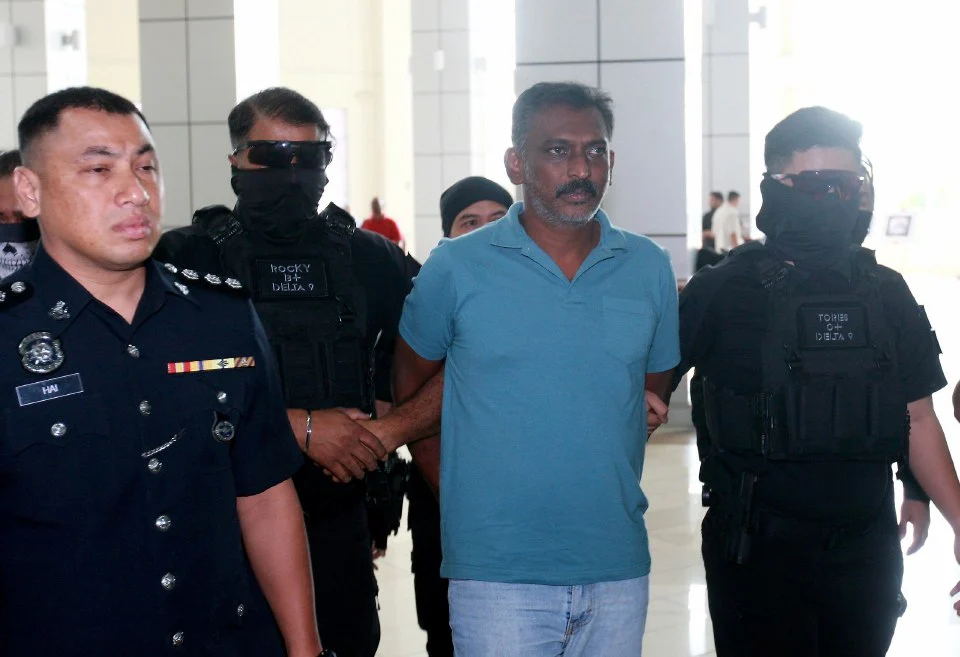 Suspek kes tembak dilanggar mati: Peniaga rempuh motosikal dituduh membunuh