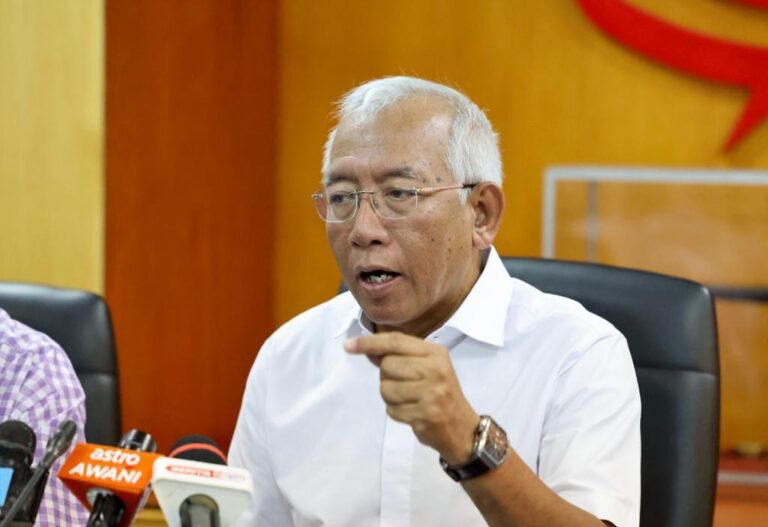 Rumah Bangsa: Sanusi Tak Perlu Campuri Urusan UMNO