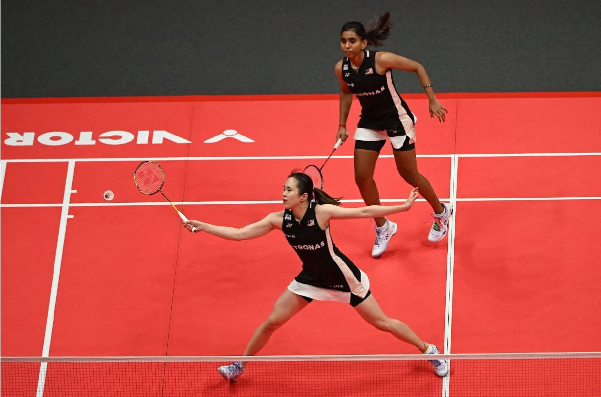 Pearly-Thinaah bergaya ke separuh akhir Seluruh England