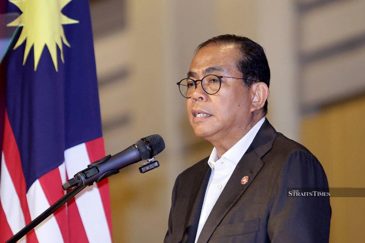 Defence minister vows action after assault on soldiers