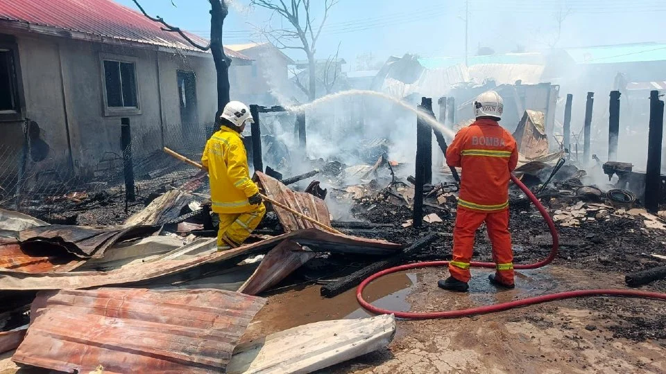 8 rumah terbakar di Kudat, seorang lelaki melecur